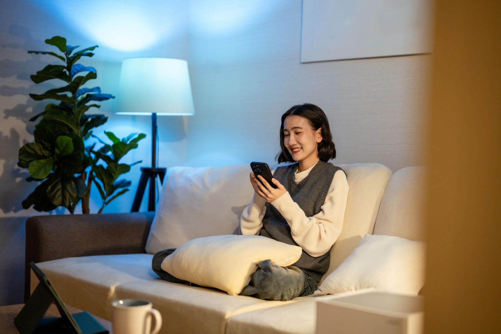 Korean learner studying online from home